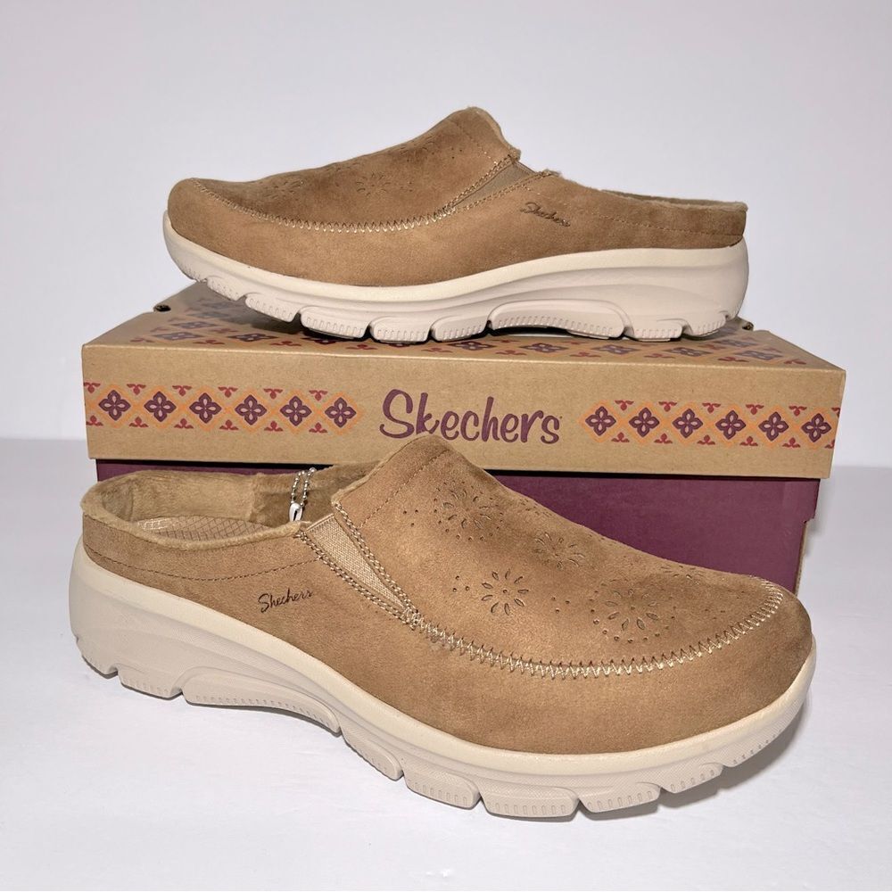 Skechers Sweet Moves Easy Going Water Repellent Clogs